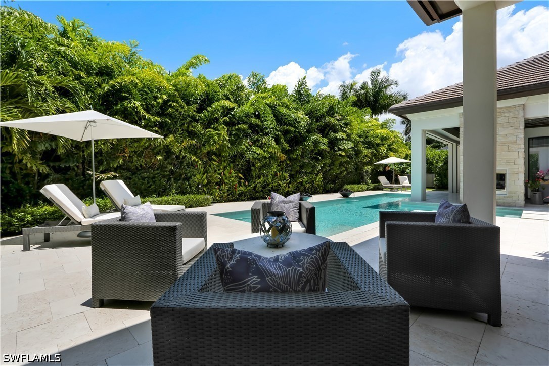 595 Regatta, Naples, FL 34103