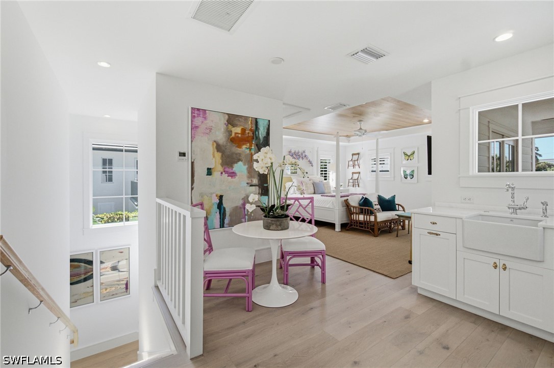 742 11th, Naples, FL 34102