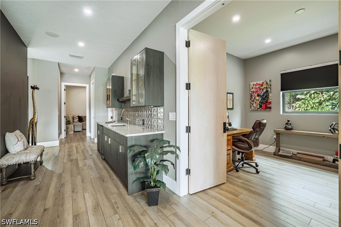 4269 15th, Naples, FL 34116