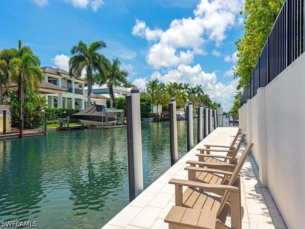 425 15th, Naples, FL 34102