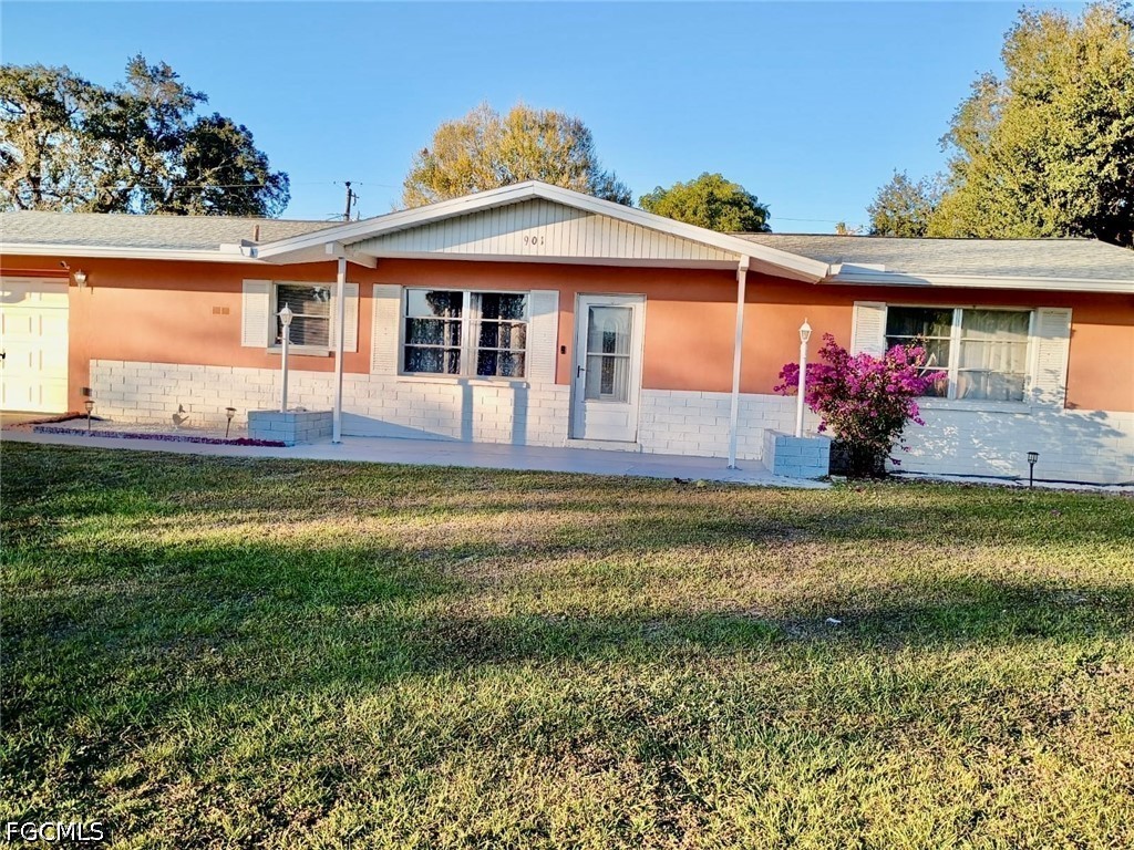 901 Juno, Lehigh Acres, FL 33936
