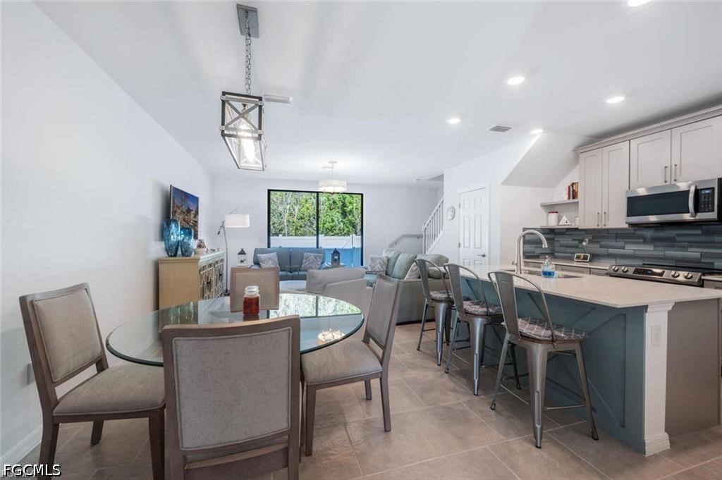 DiningArea