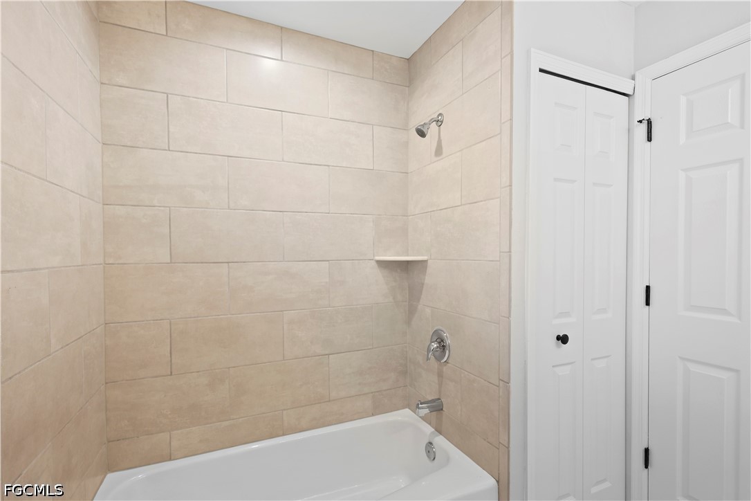 6857 Idlewild, Fort Myers, FL 33966