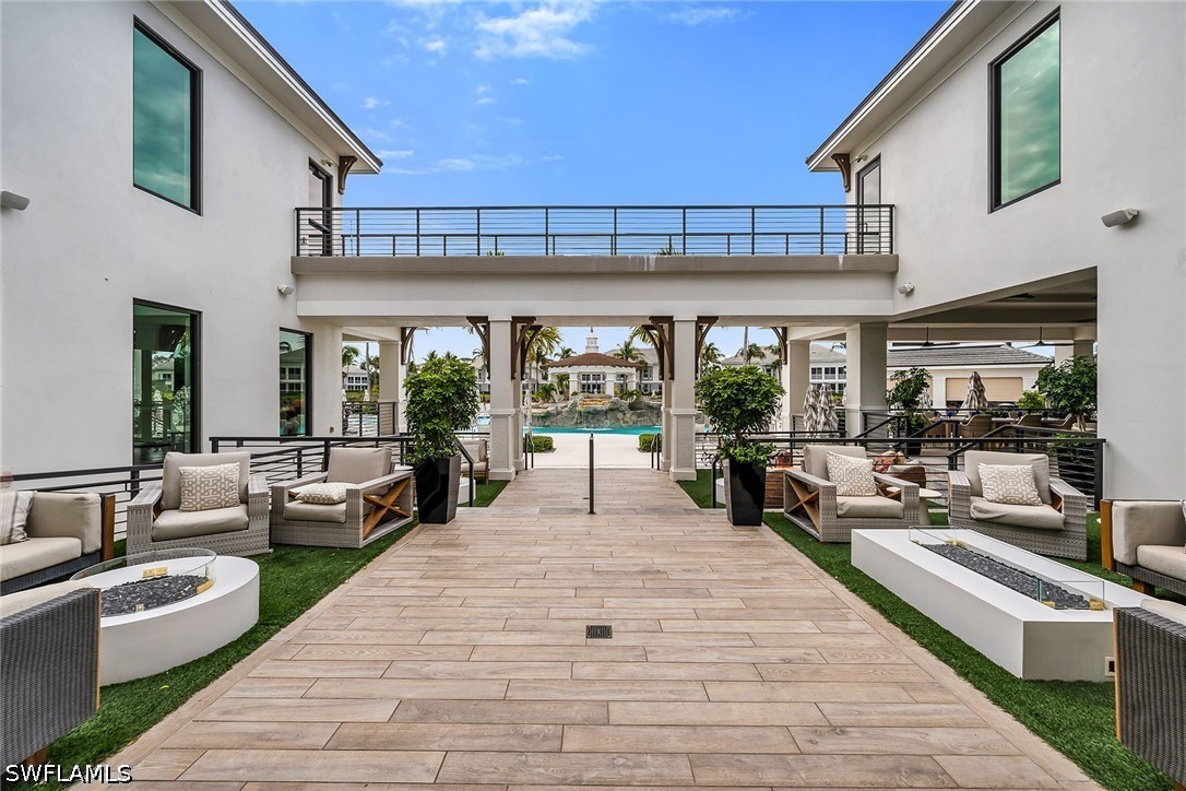 285 Grande Unit 503, Naples, FL 34110