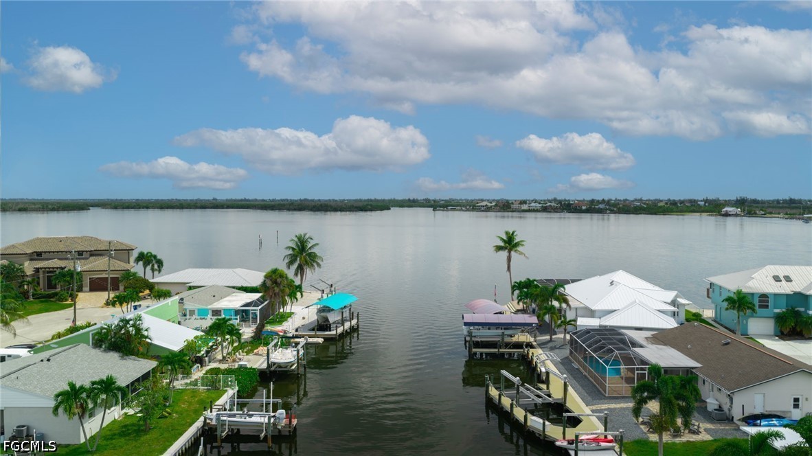 2574 Bayshore, Matlacha, FL 33993