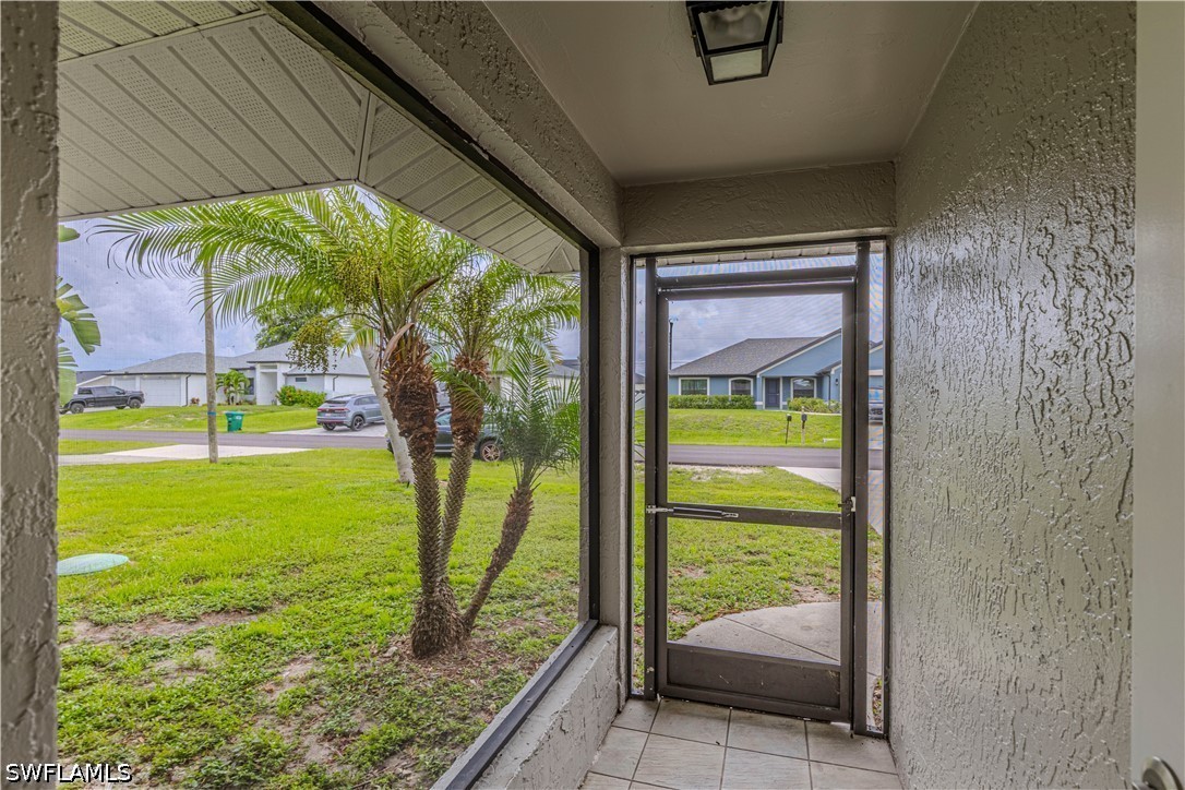 321 10th, Cape Coral, FL 33909