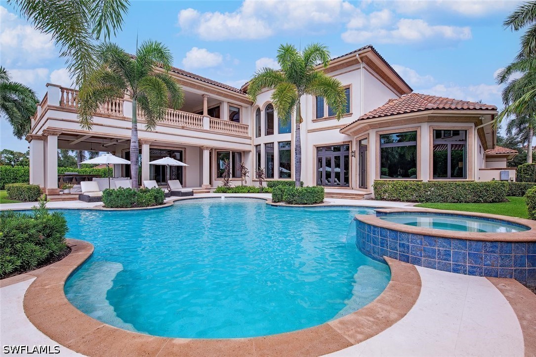 2581 Escada, Naples, FL 34109