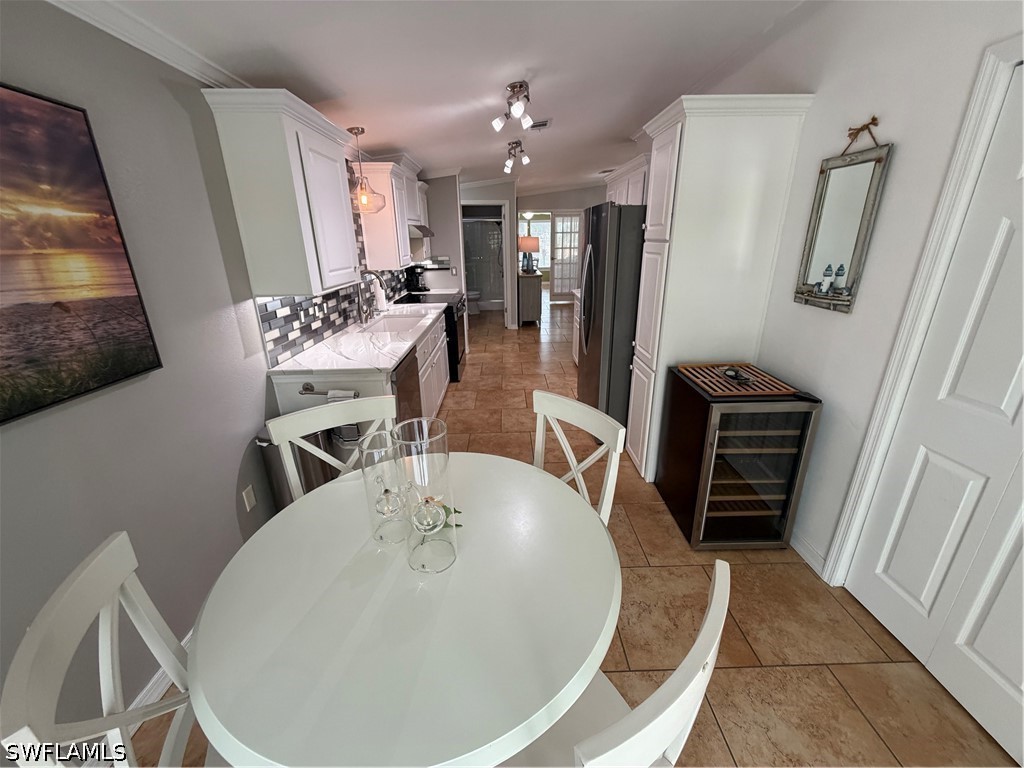 DiningArea