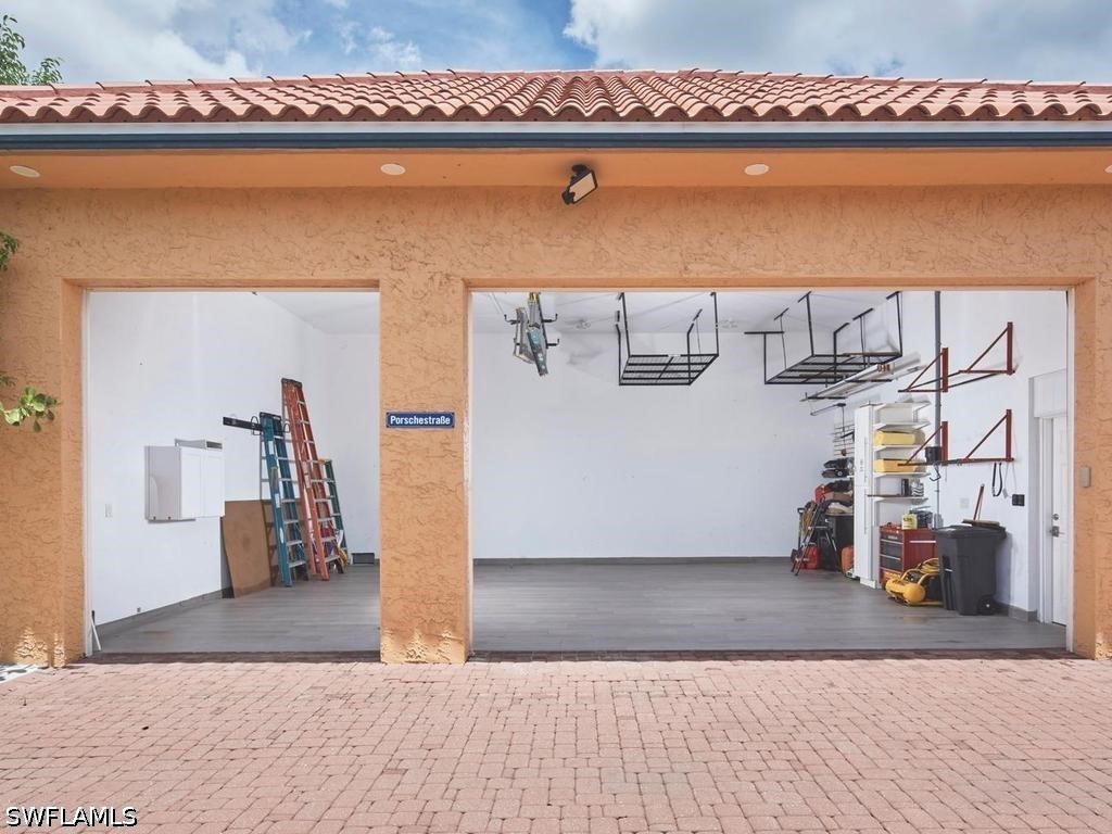 Garage