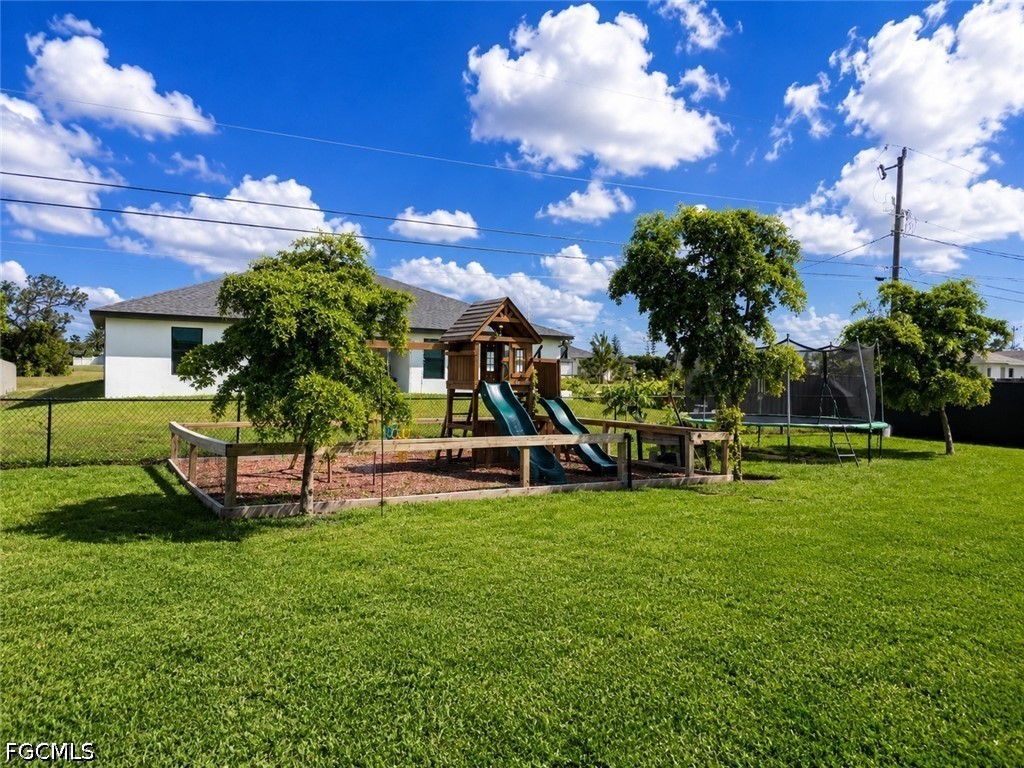 1423 19th, Cape Coral, FL 33993
