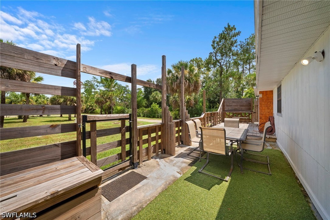 3691 4th, Naples, FL 34120