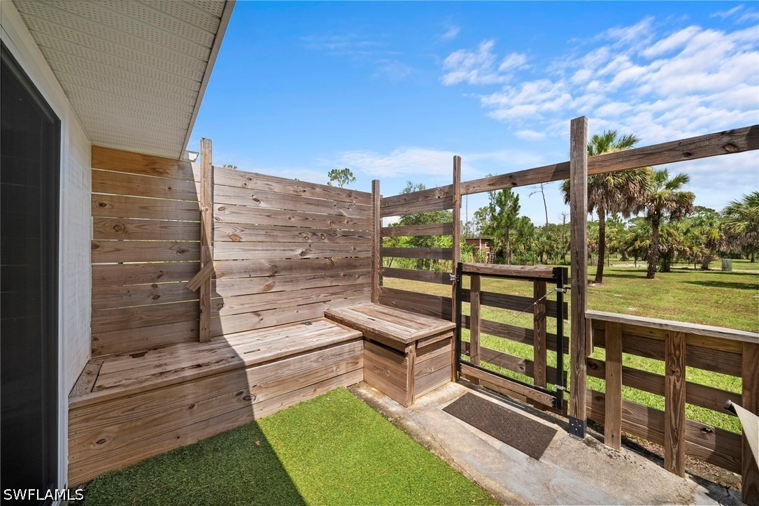 3691 4th, Naples, FL 34120