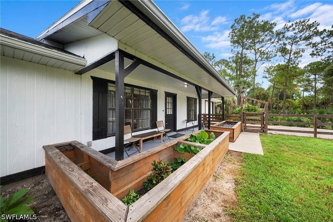 3691 4th, Naples, FL 34120