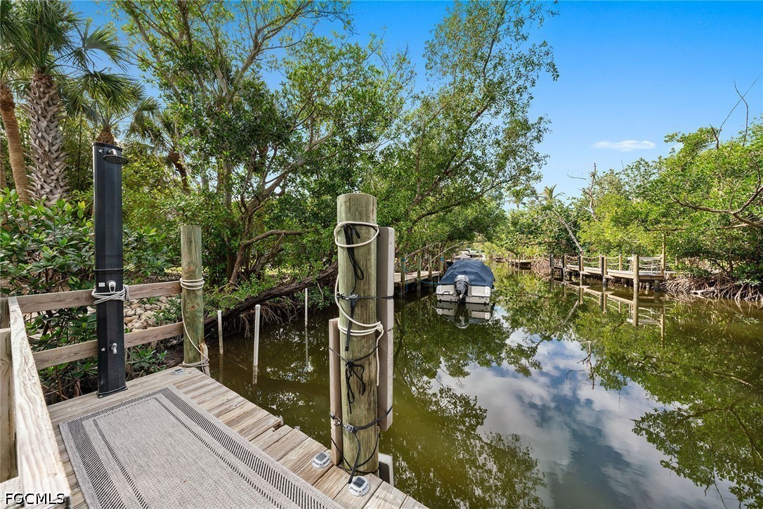 Dock