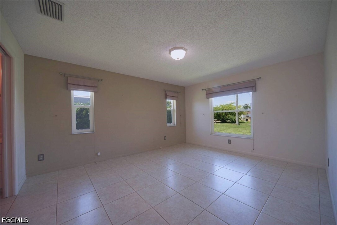 1301 26th, Cape Coral, FL 33904