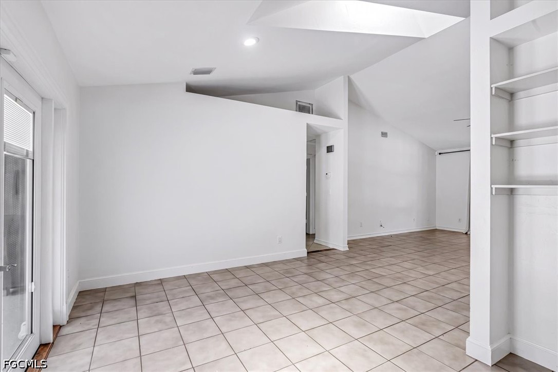 580 16th, Naples, FL 34117
