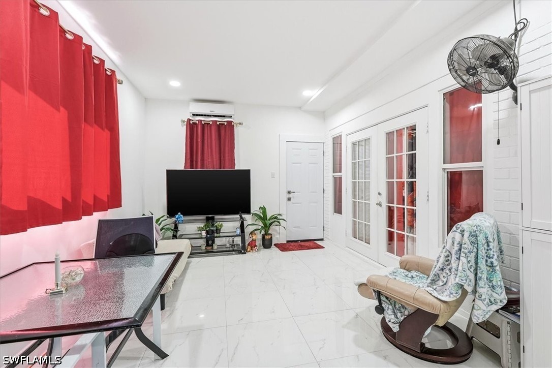 630 1st, Naples, FL 34117