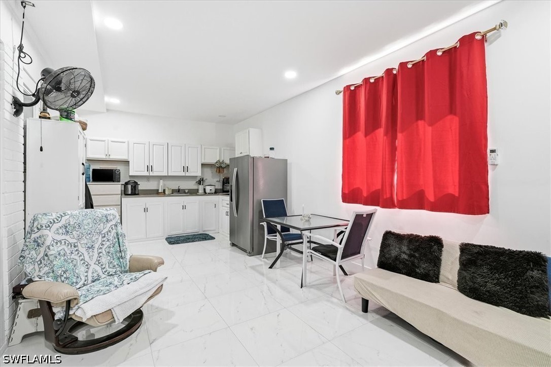 630 1st, Naples, FL 34117