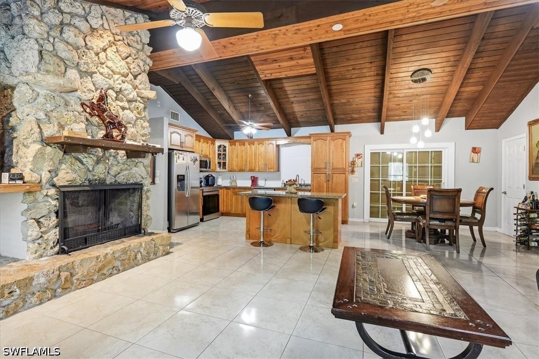 630 1st, Naples, FL 34117