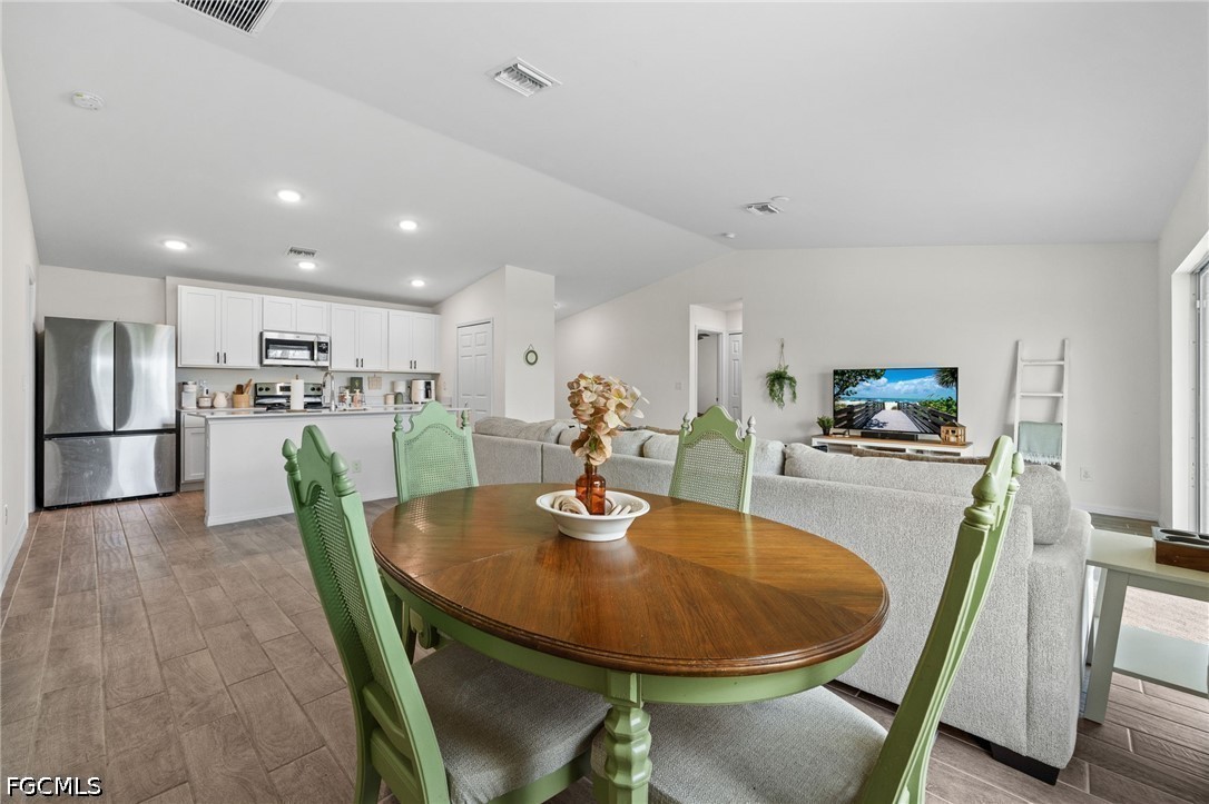DiningArea