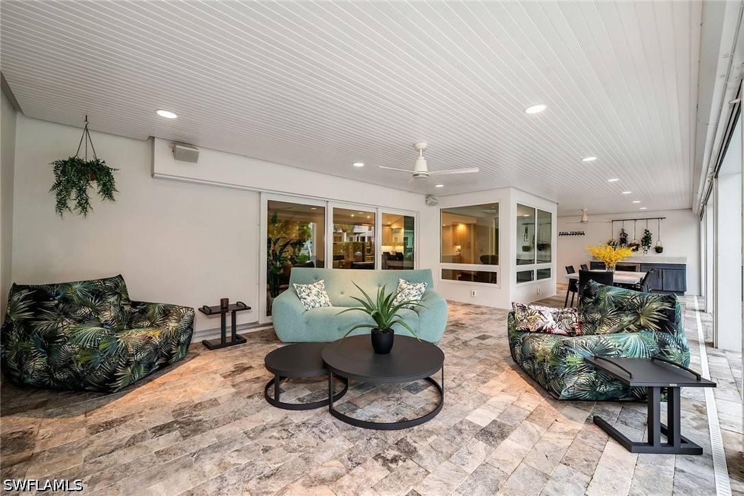 5215 Seashell, Naples, FL 34103