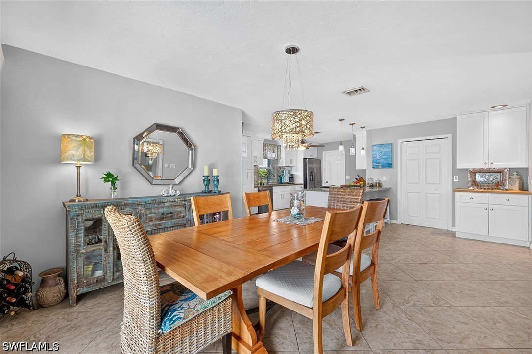 DiningArea