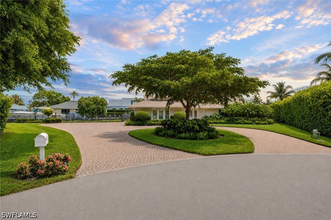 2185 Trout, Naples, FL 34102