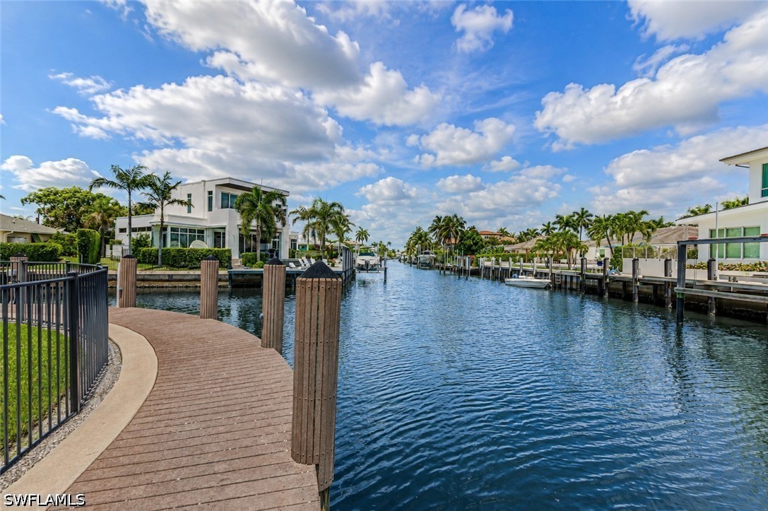 Dock