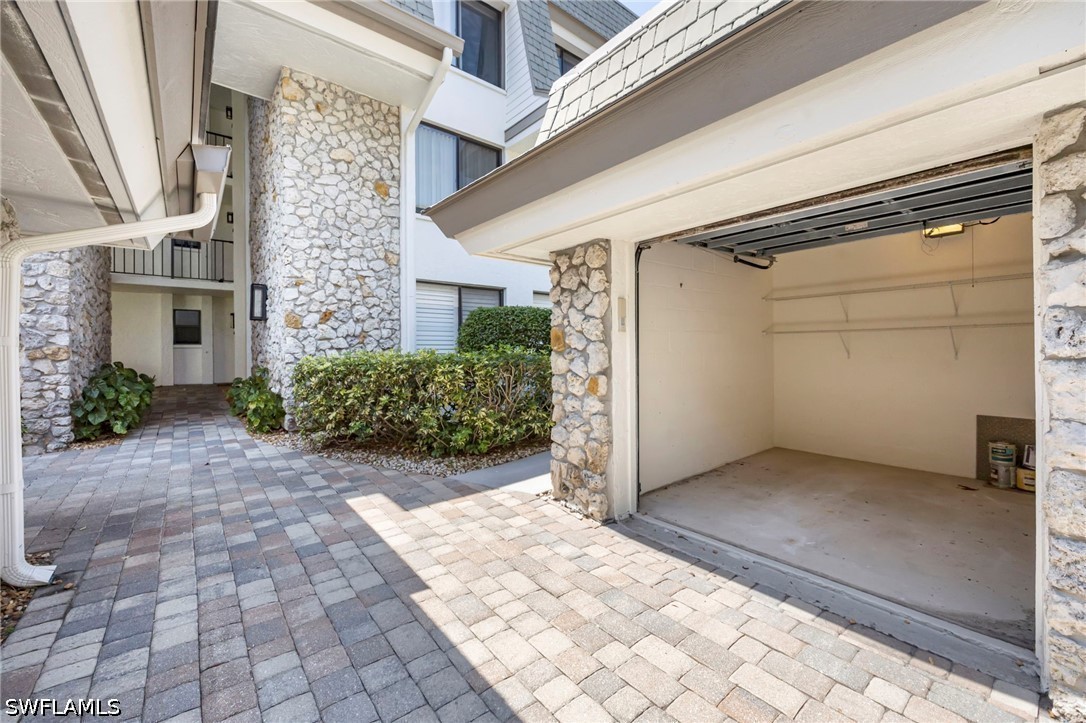 425 Wildwood, Naples, FL 34105