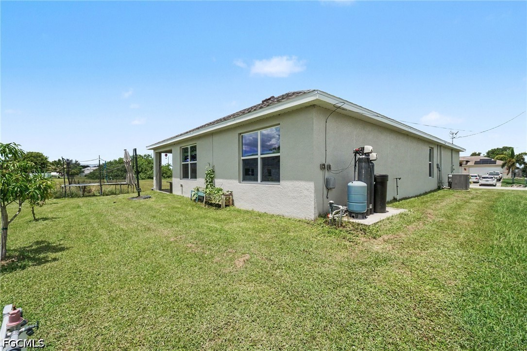 322 21st, Cape Coral, FL 33993