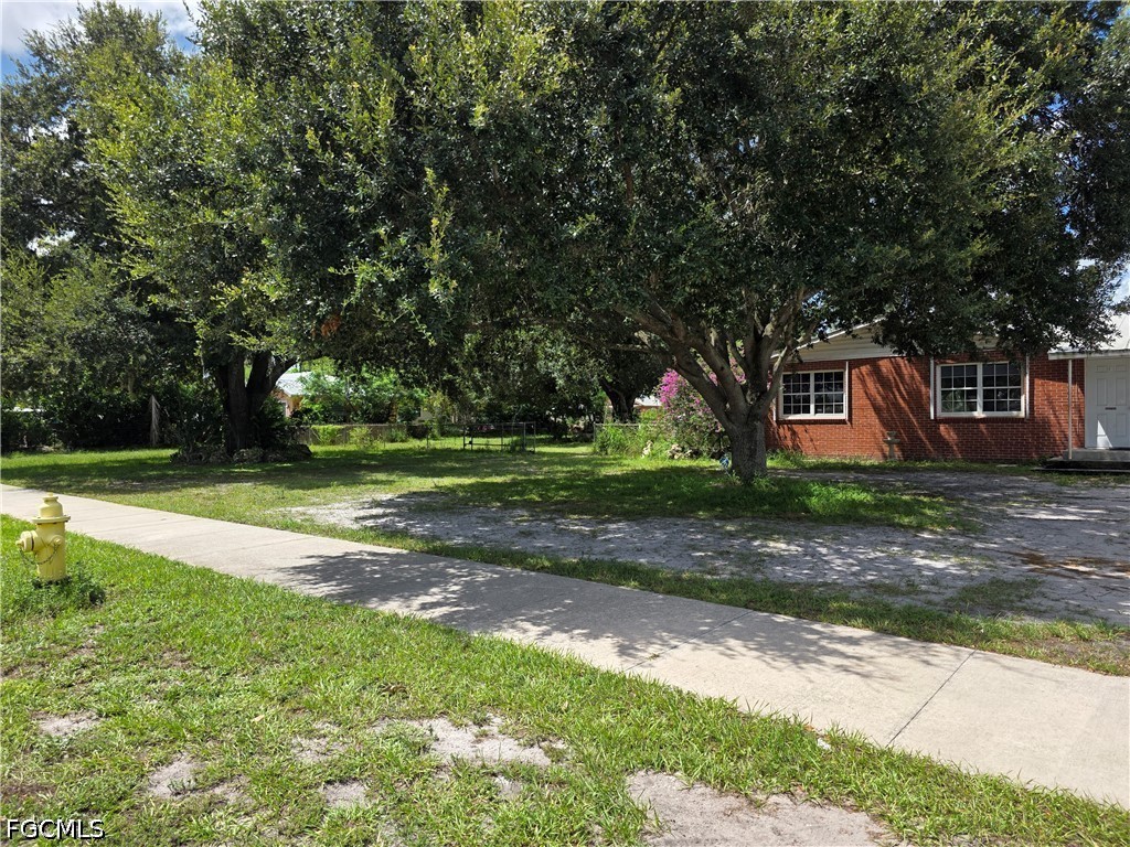 615 New Market, Immokalee, FL 34142