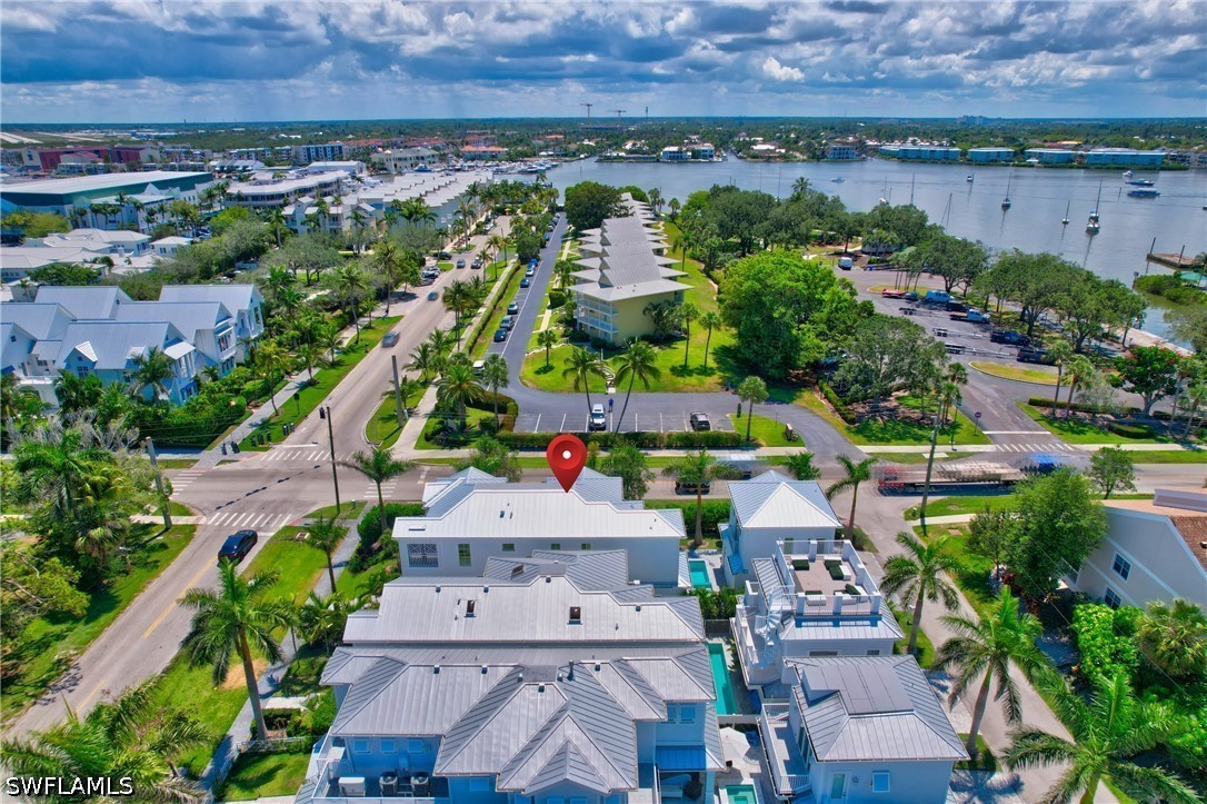 888 10th, Naples, FL 34102
