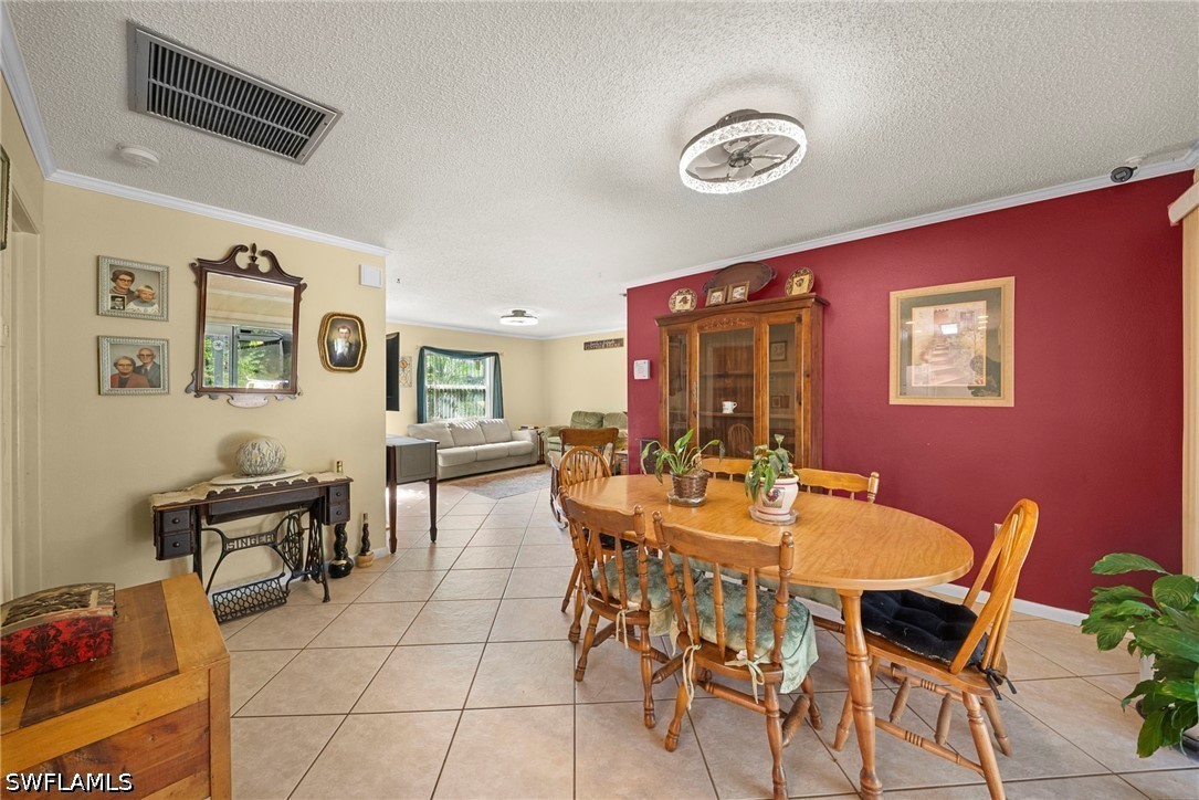 DiningArea