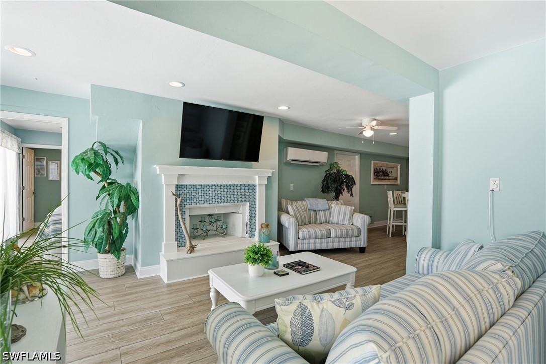 468 Capri, Marco Island, FL 34145