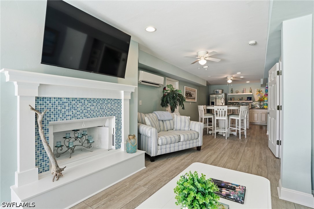 468 Capri, Marco Island, FL 34145