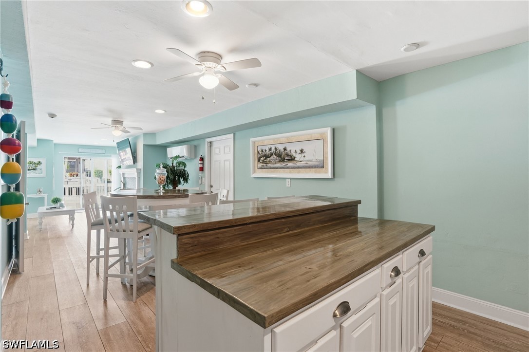 468 Capri, Marco Island, FL 34145