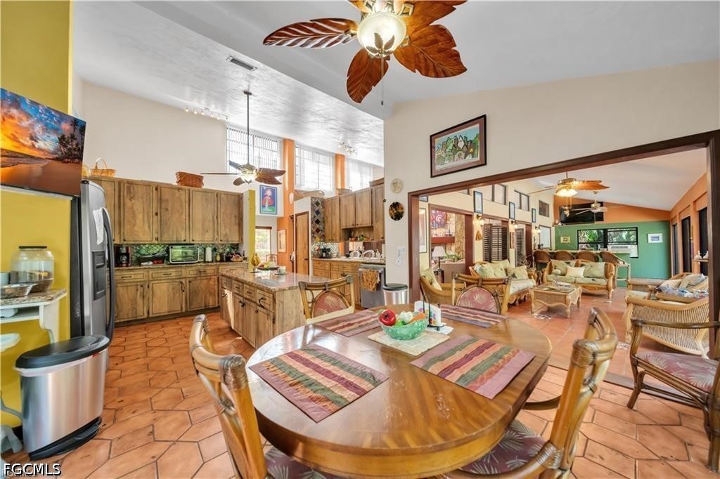 DiningArea