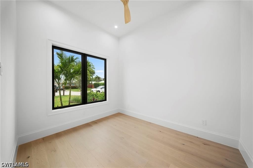 658 93rd, Naples, FL 34108