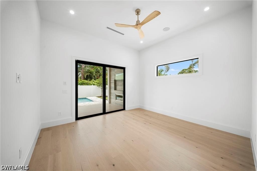 658 93rd, Naples, FL 34108