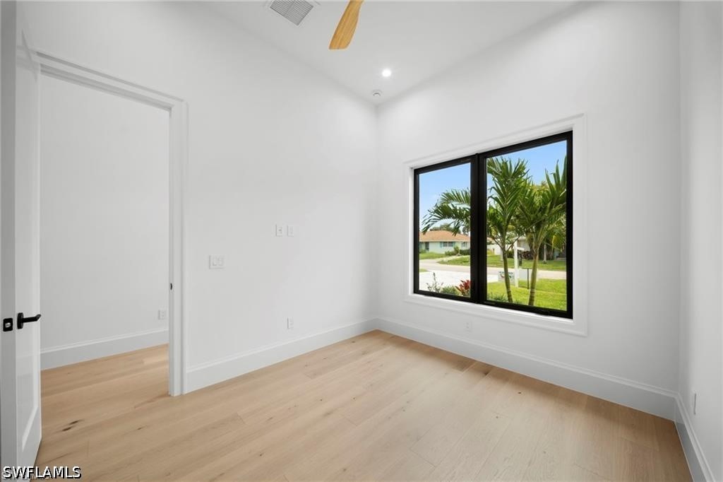 658 93rd, Naples, FL 34108
