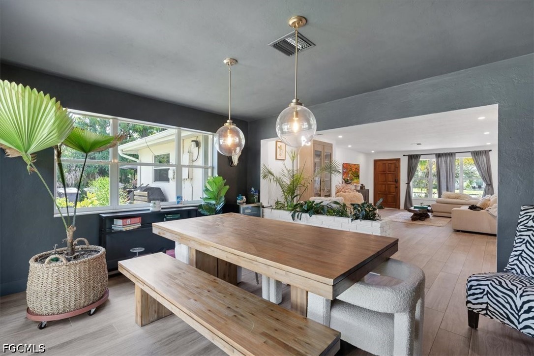 DiningArea