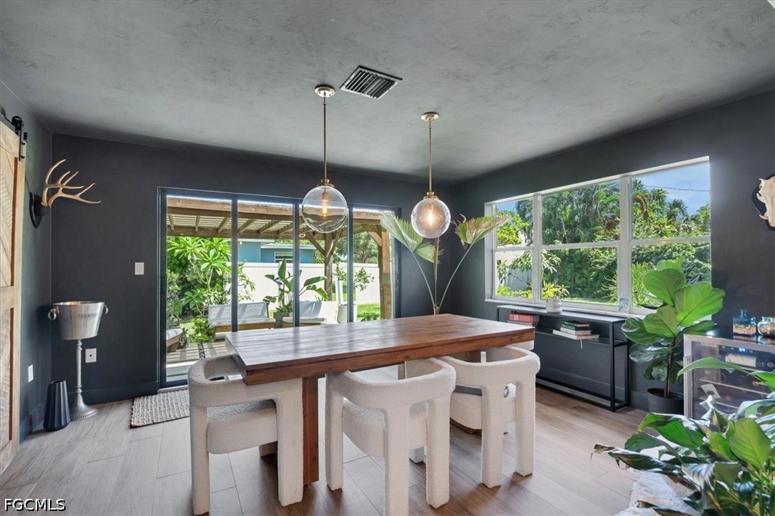 DiningArea