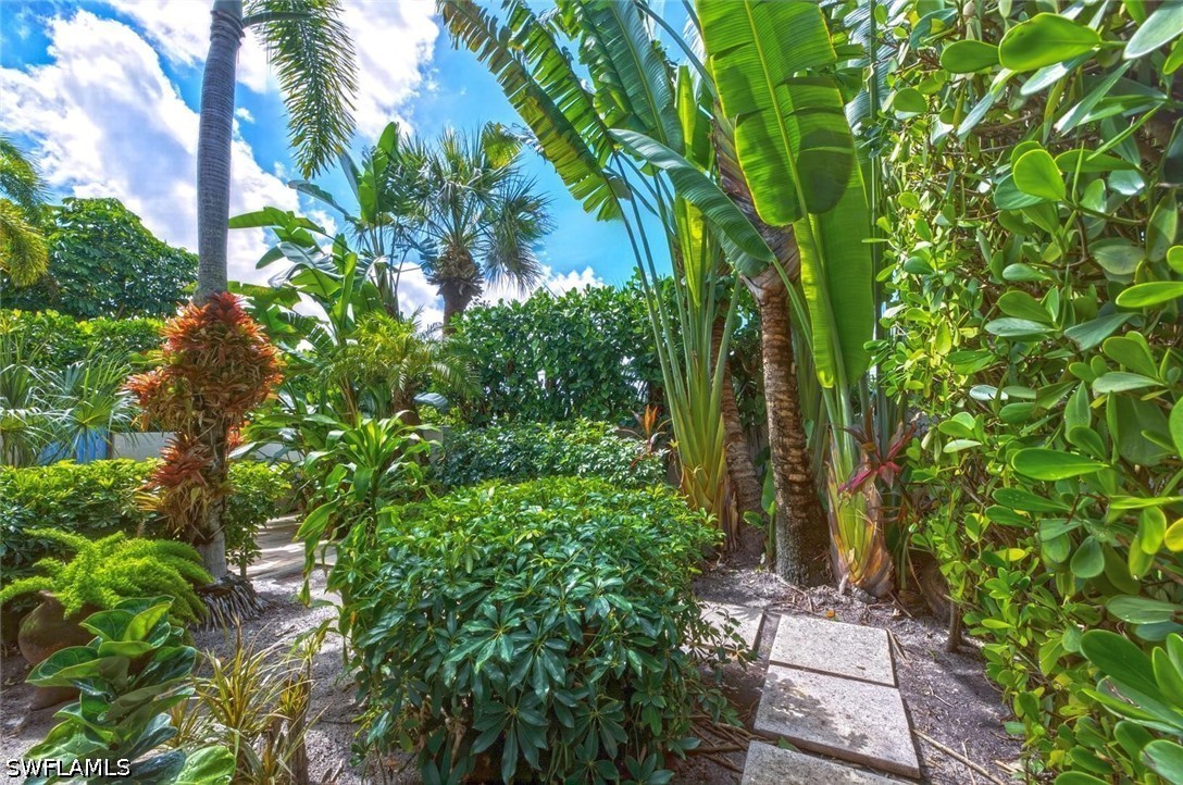 576 96th, Naples, FL 34108