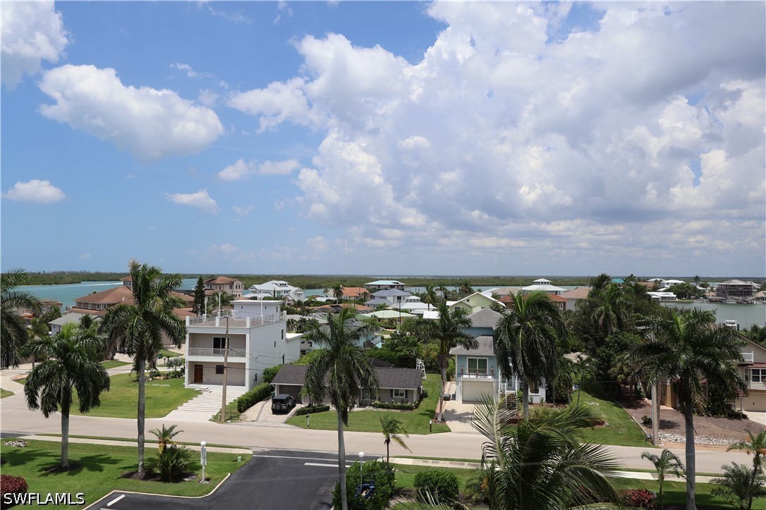60 Pelican Unit 602, Naples, FL 34113