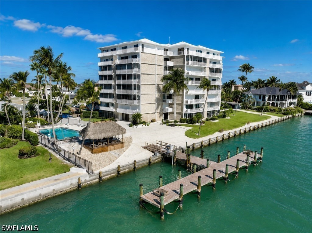 60 Pelican Unit 602, Naples, FL 34113