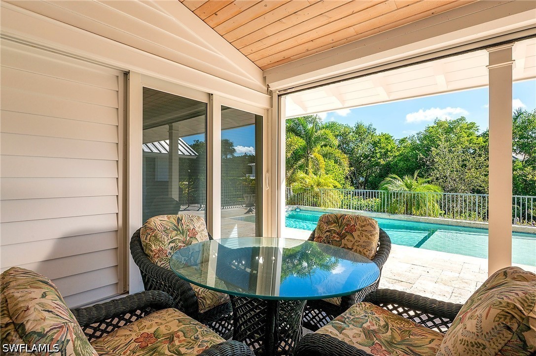 5042 Seahorse, Naples, FL 34103