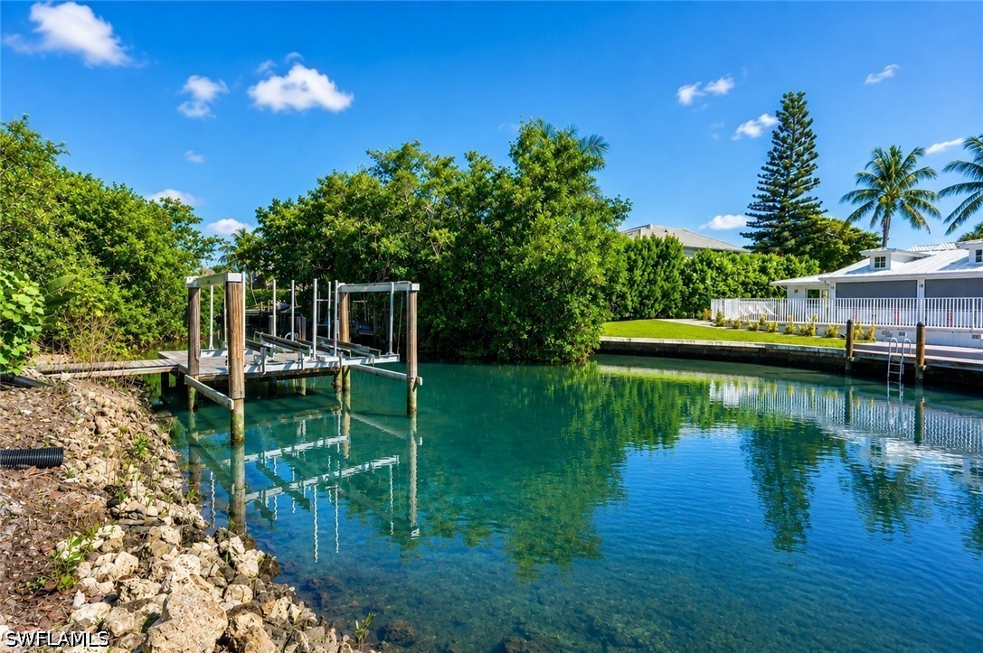 Dock