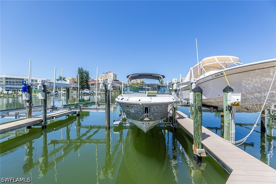 Dock