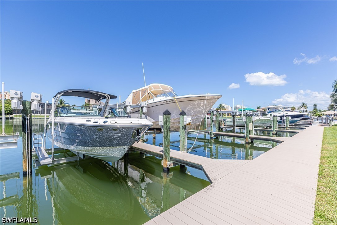 Dock