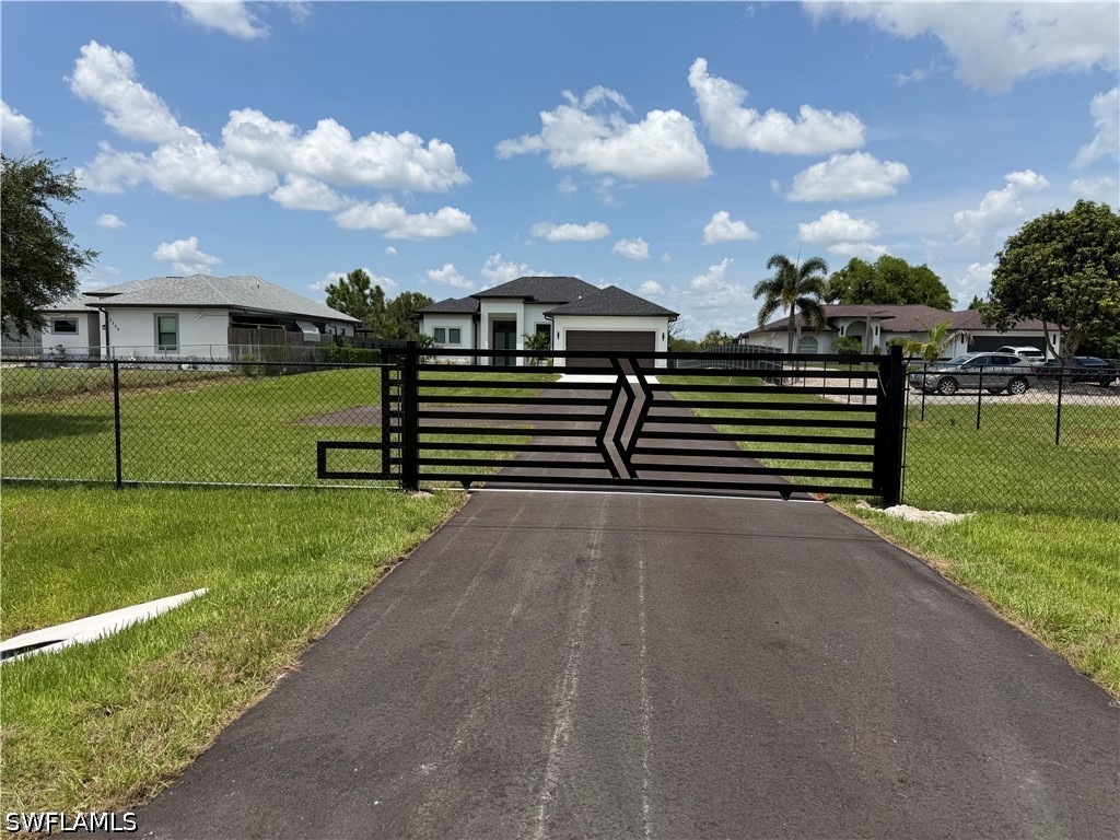 3237 29th, Naples, FL 34120